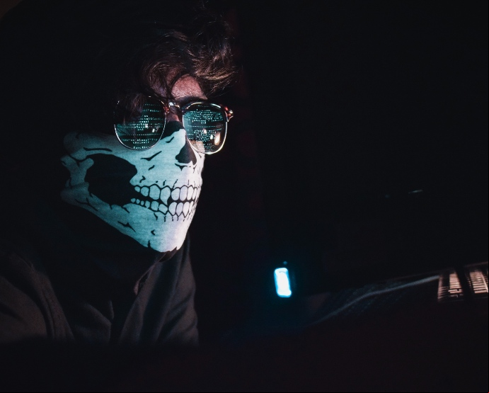 Otros puntos que ameritan una actualización desde la perspectiva legal, y que son demandados por el mundo empresarial, son directrices en materia de inteligencia artificial y el Internet de las Cosas / Nahel Abdul Hadi - Unsplash.