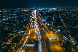 El año pasado el valor de los financiamientos ascendió a 5.433 millones de dólares al cerrar 25 créditos. / Unsplash, Juan Cruz Mountford