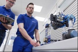 De origen alemán, Stabilus fabrica resortes a gas, amortiguadores y accionamientos electromecánicos./ Tomada de la página de la empresa en Facebook.