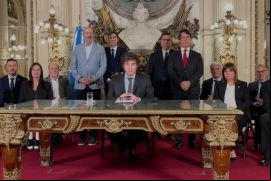 El cepo cambiario aún existe para las empresas, hay varias acciones que deberán ser revisadas en el transcurso del año. / Prensa de la Presidencia argentina.