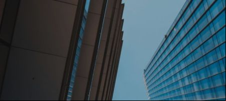 Desde 2021 se aprecia una total ausencia de nuevas ofertas iniciales en la región./ Unsplash, Mikita Yo.
