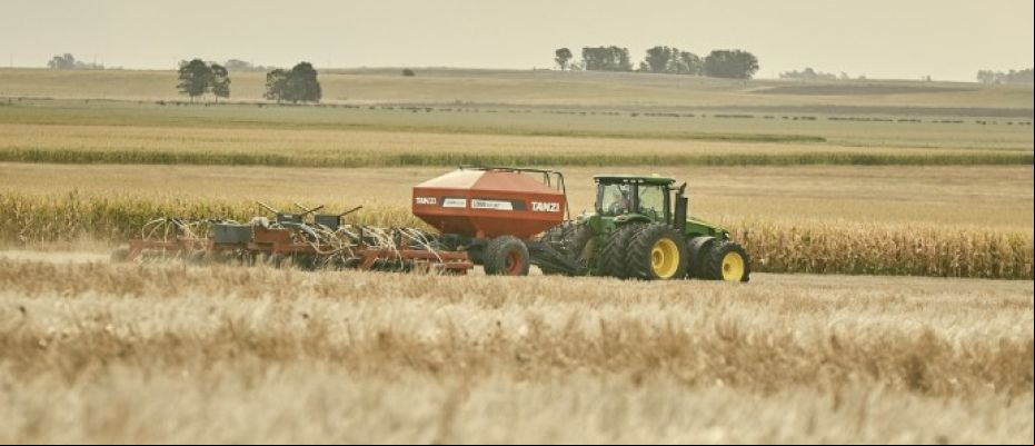 Adecoagro opera en Argentina, Brasil y Uruguay, donde posee 200.000 hectáreas de tierras de cultivo y varias instalaciones industriales./ Tomada de la página de la empresa en Facebook.