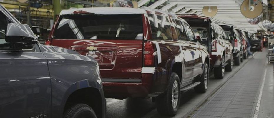 Las productoras de autos americanas prevén una fuerte caída de sus beneficios para este año a raíz de la guerra arancelaria./ Unsplash - Michael Satterfield.